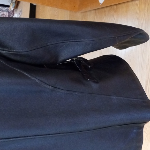 Wilson's leather woman's jacket Large NWOT - Picture 3 of 6